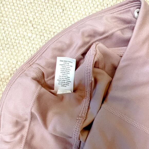 Women's Athleta Sports Bra and Leggings Set Bundle (Pink, S / XS) - Picture 10 of 10